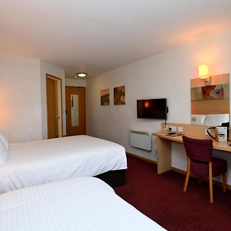 Meadow Farm Redditch By Marstons Inns المظهر الخارجي الصورة