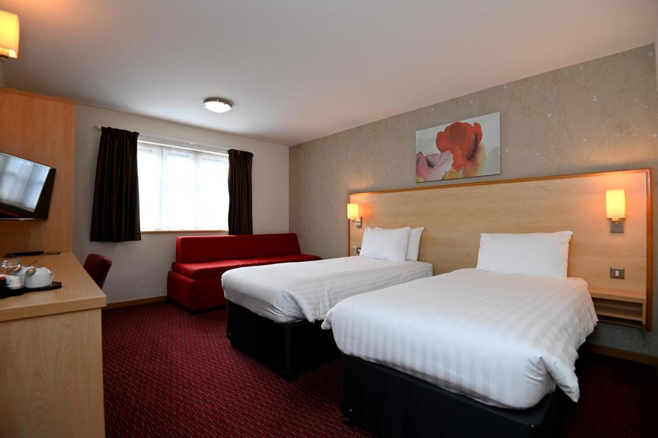 Meadow Farm Redditch By Marstons Inns المظهر الخارجي الصورة
