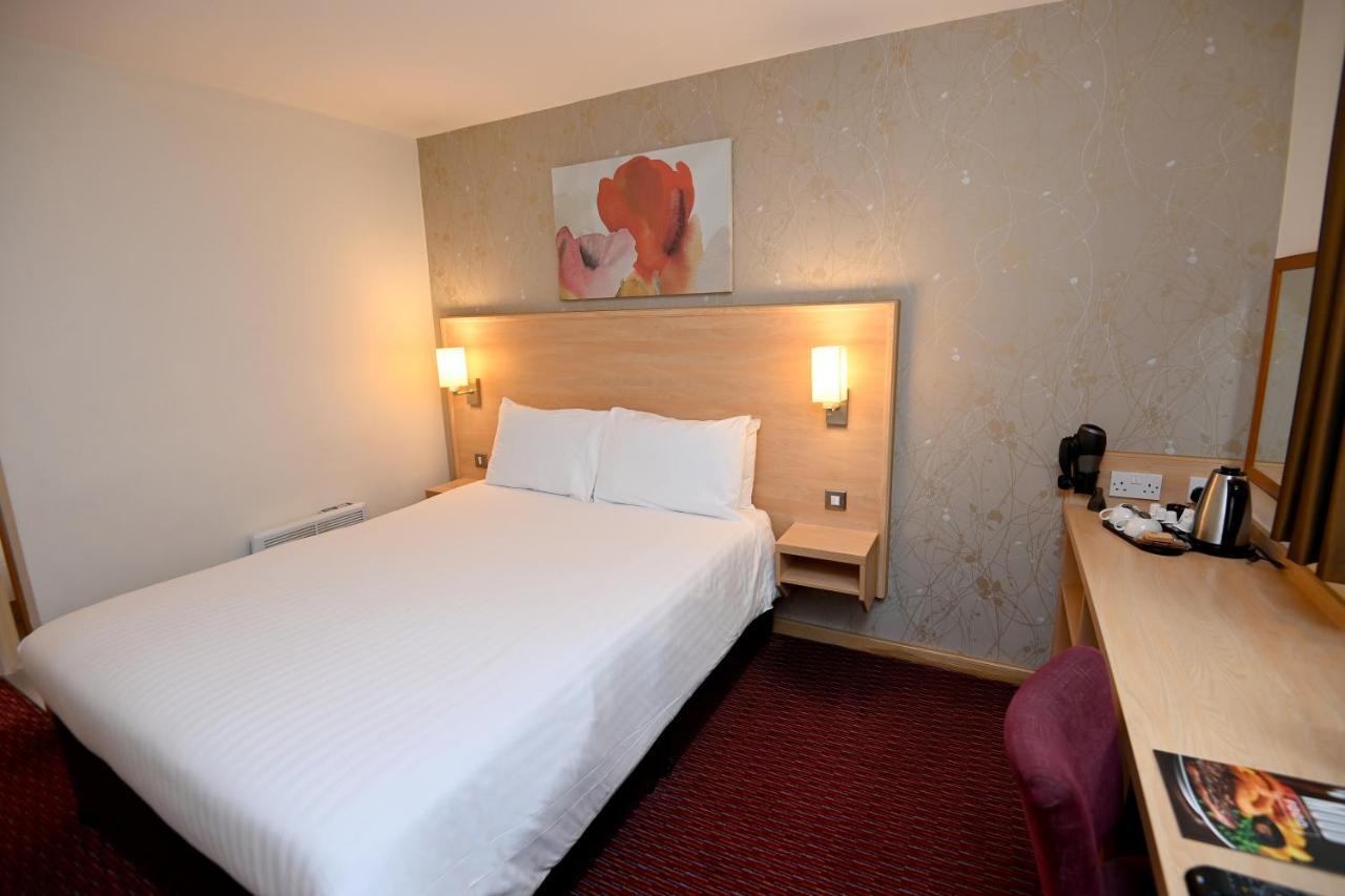 Meadow Farm Redditch By Marstons Inns المظهر الخارجي الصورة